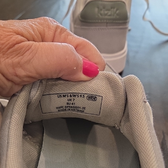 Kizik Women's Size 9.5 Wide Gray Canvas And Suede Slip-on Sneakers - Picture 3 of 13